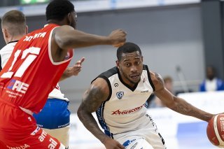 Eric Nottage a encore été déterminant pour Olympic KEYSTONE/ANTHONY ANEX